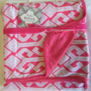 Little Maven by Tori Spelling Pink Swaddle Blanket